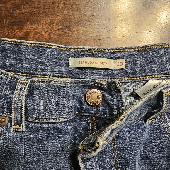 Capris - Picture 2 of 3